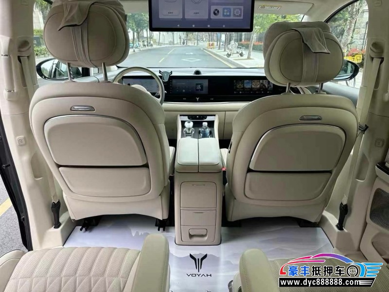 24年岚图梦想家轿车抵押车出售