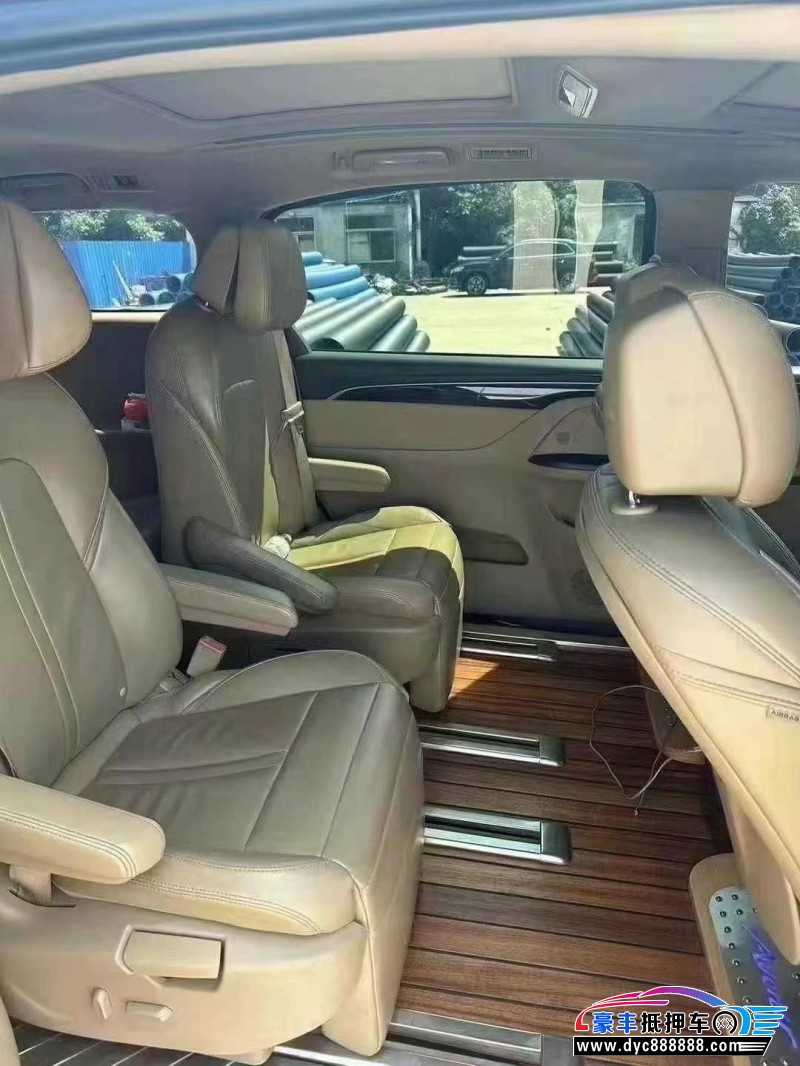 18年别克GL8轿车抵押车出售