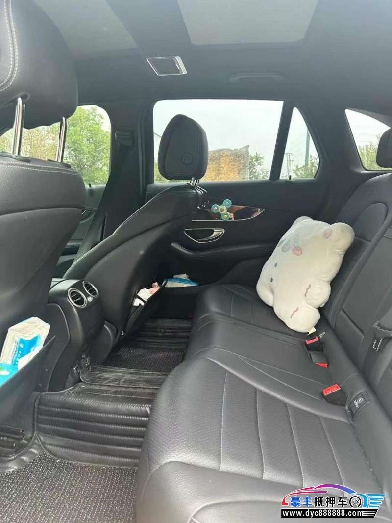 19年奔驰GLC轿车抵押车出售