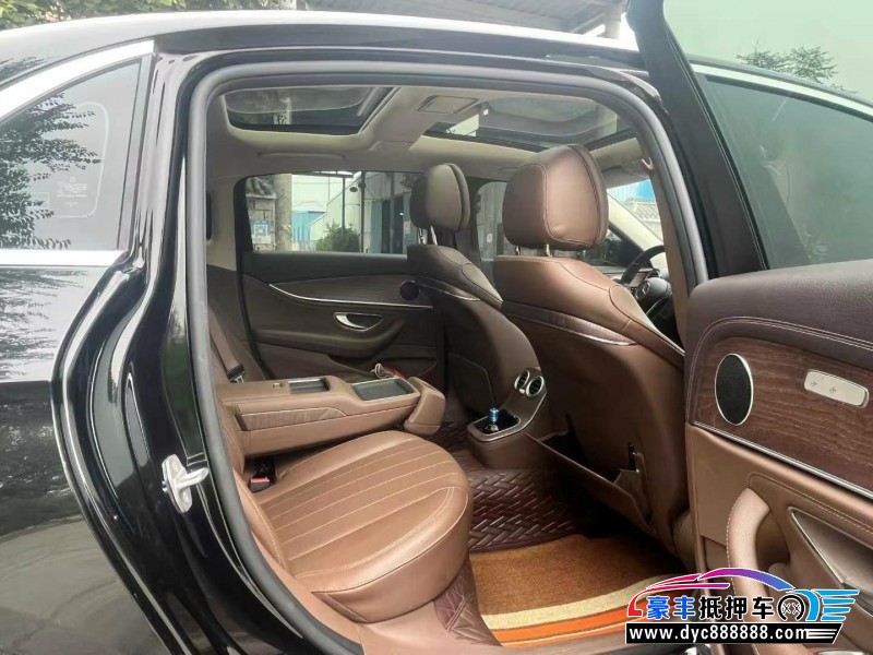 21年奔驰E轿车抵押车出售