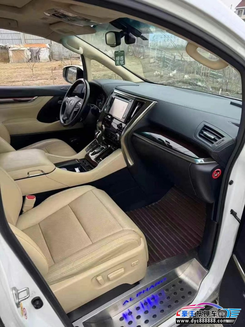 17年丰田埃尔法轿车抵押车出售