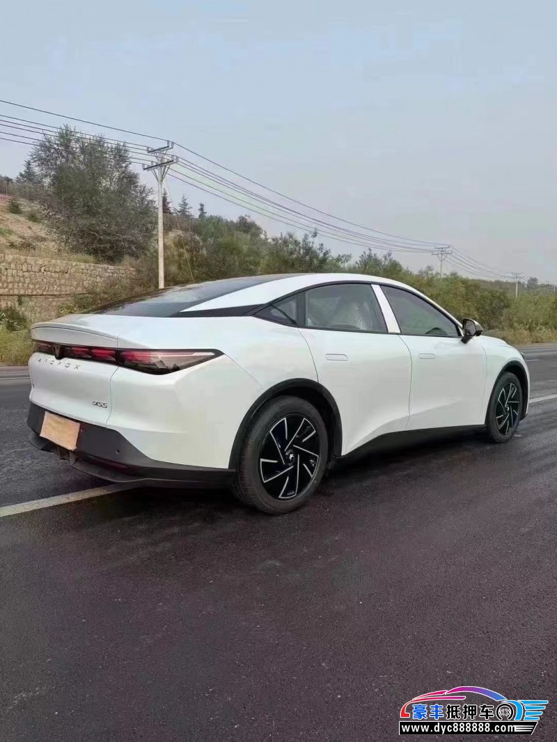 24年极狐阿尔法S轿车抵押车出售