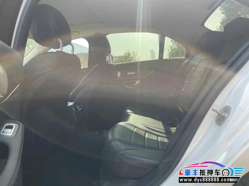 16年奔驰C轿车抵押车出售