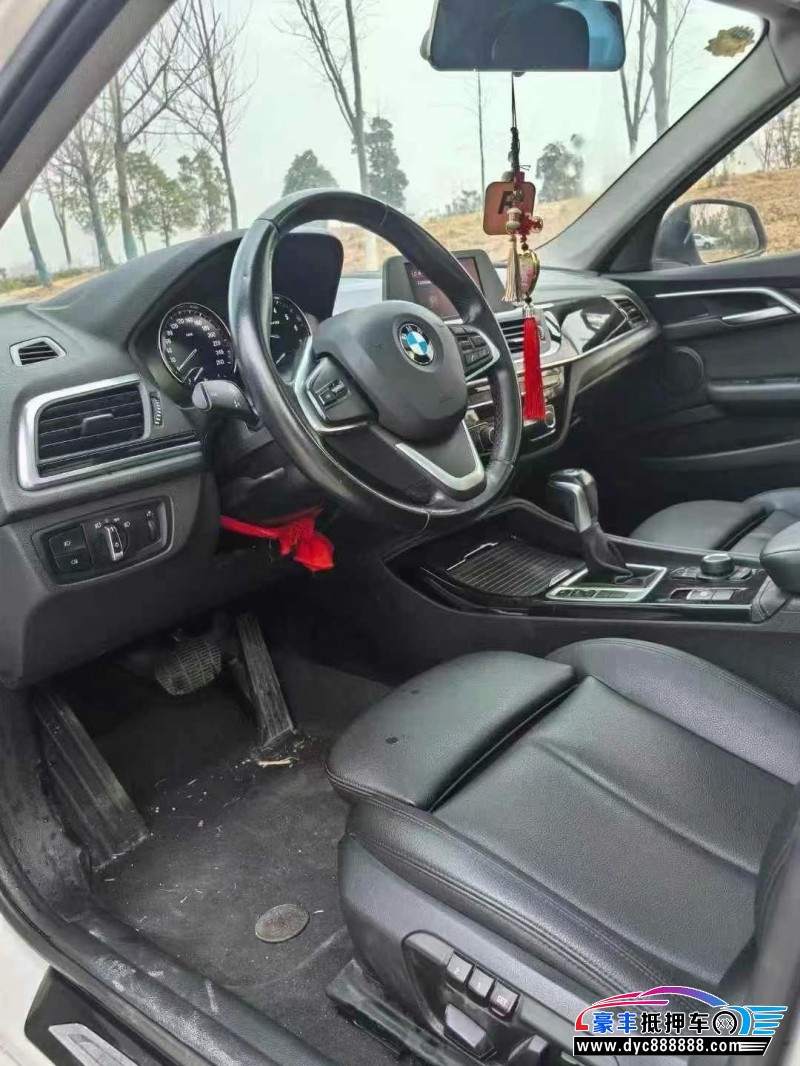 18年宝马1系轿车抵押车出售