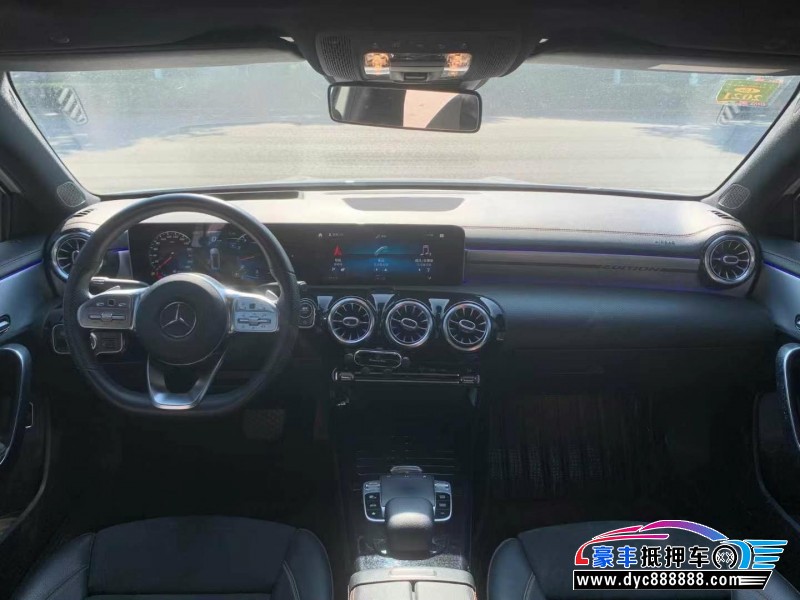 19年奔驰A轿车抵押车出售