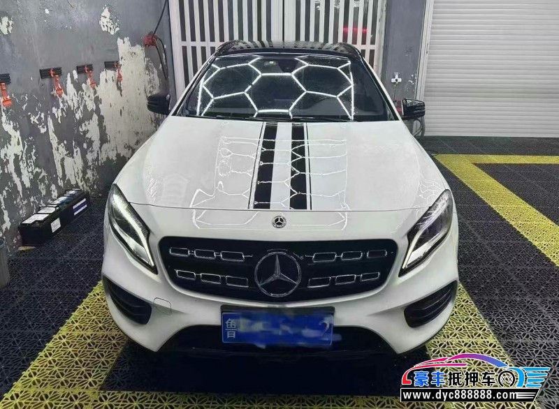 18年奔驰GLA轿车抵押车出售