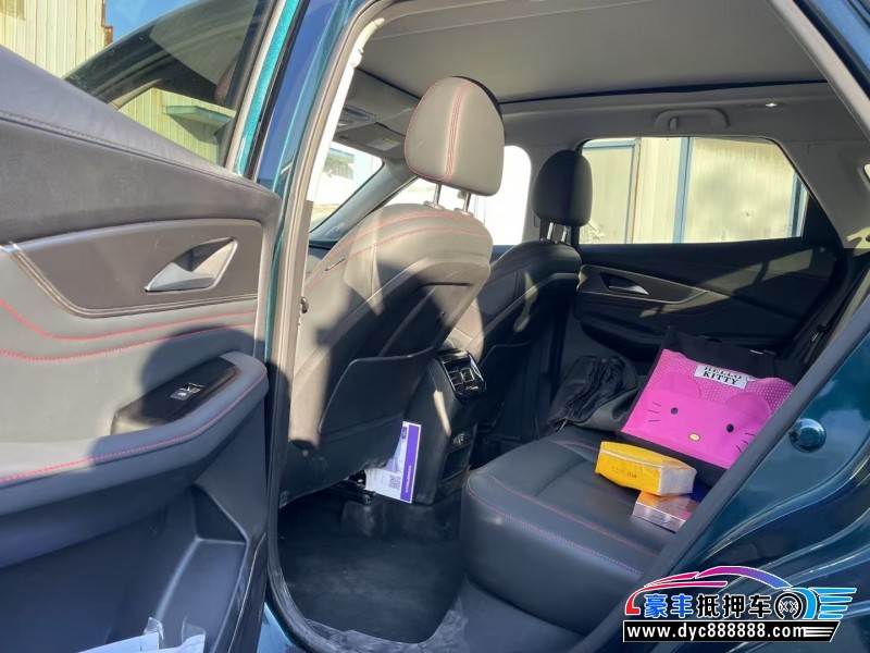 23年东风风行T5轿车抵押车出售