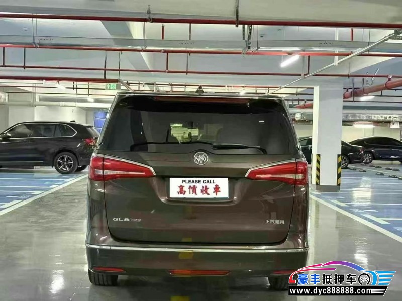 17年别克GL8轿车抵押车出售