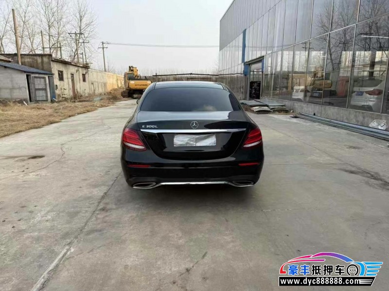 17年奔驰E轿车抵押车出售