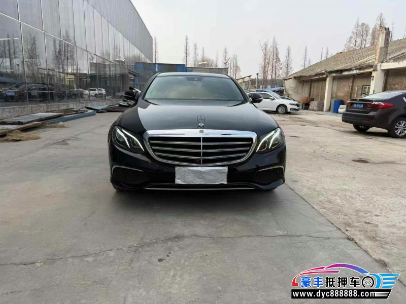 17年奔驰E轿车抵押车出售