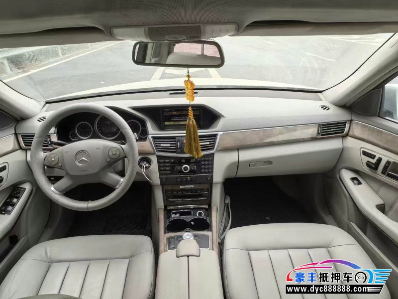 09年奔驰E轿车抵押车出售