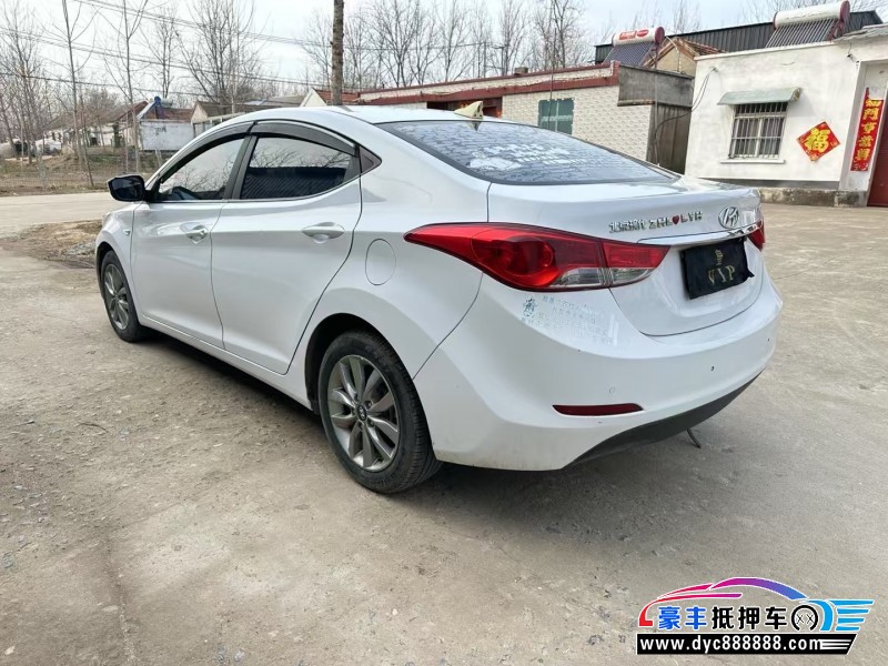 16年现代朗动轿车抵押车出售