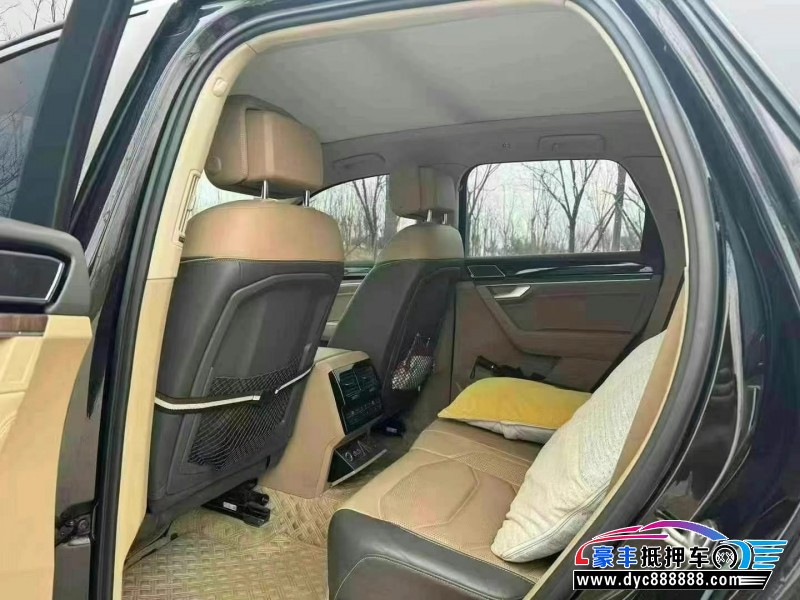 20年大众途锐轿车抵押车出售