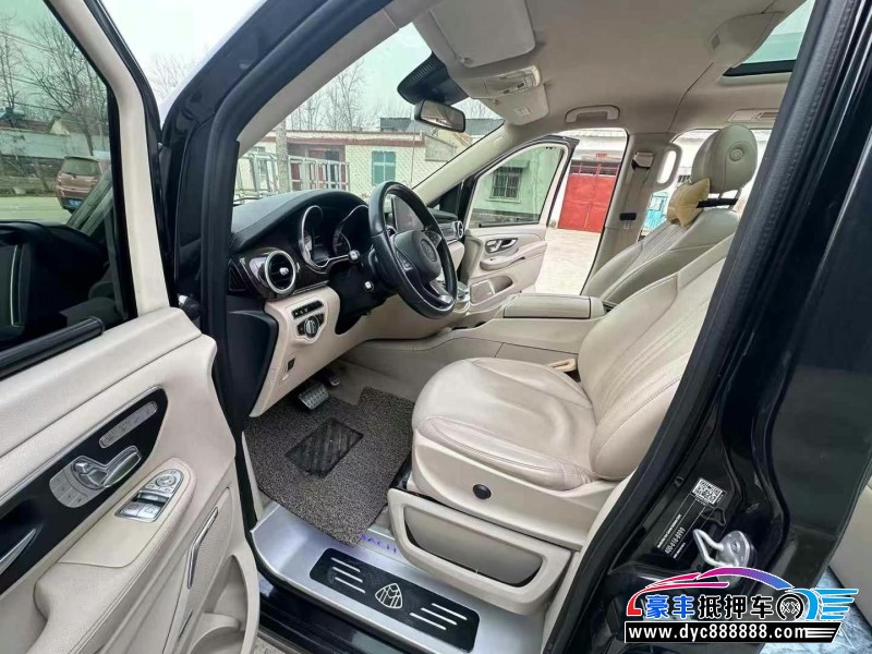 17年奔驰V轿车抵押车出售