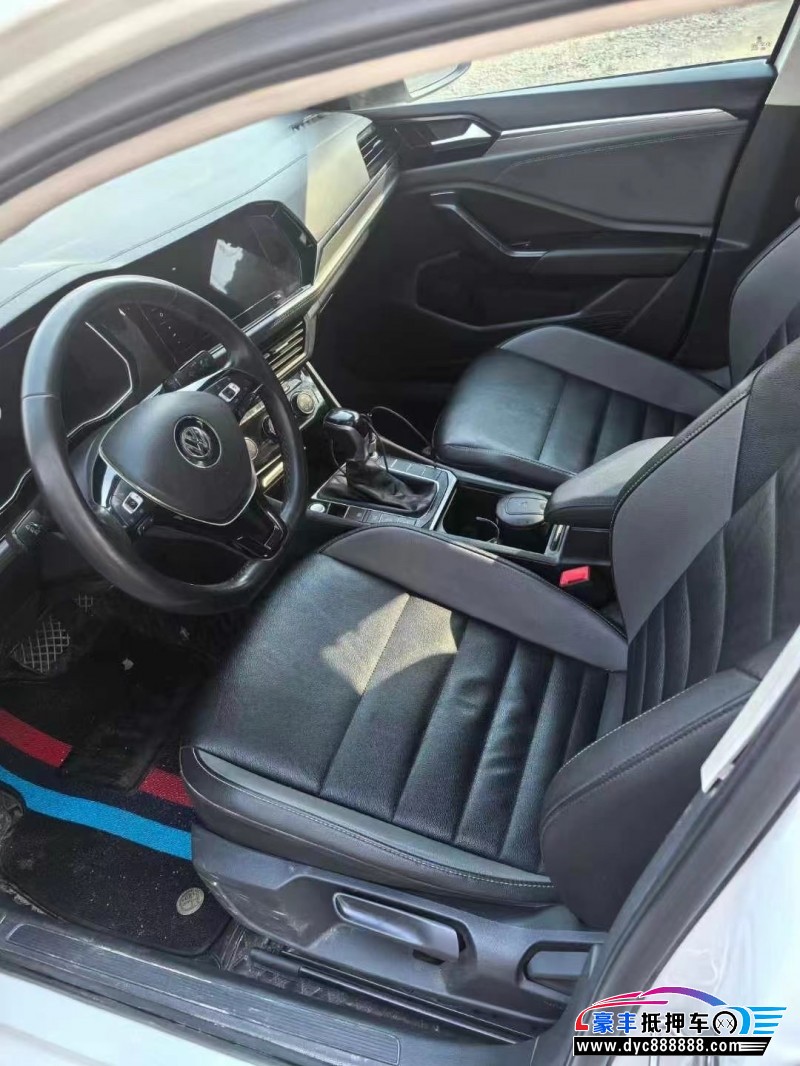 21年大众速腾轿车抵押车出售