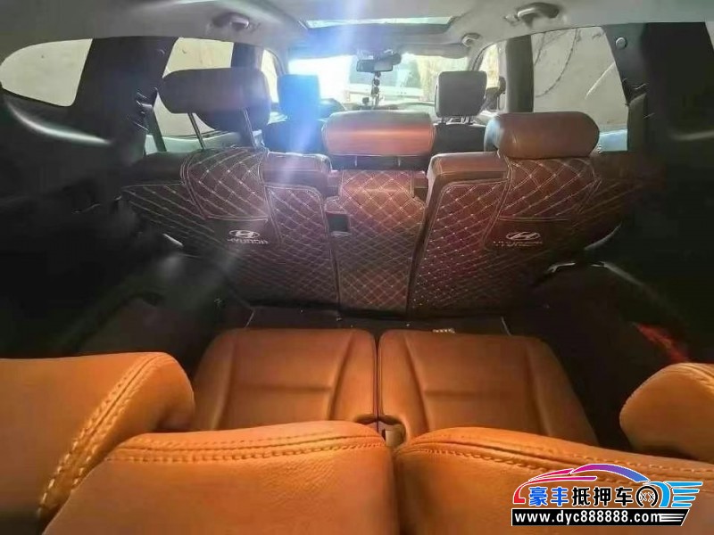 14年现代新胜达轿车抵押车出售