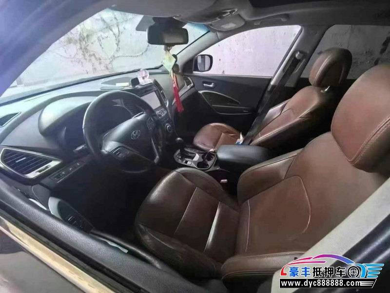 14年现代新胜达轿车抵押车出售