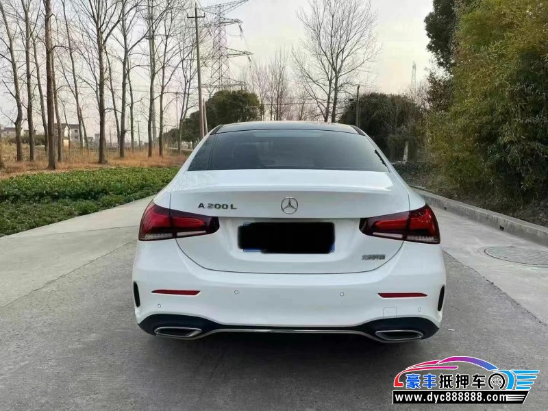 21年奔驰A轿车抵押车出售