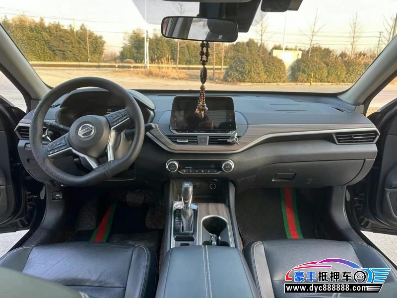 22年日产天籁轿车抵押车出售