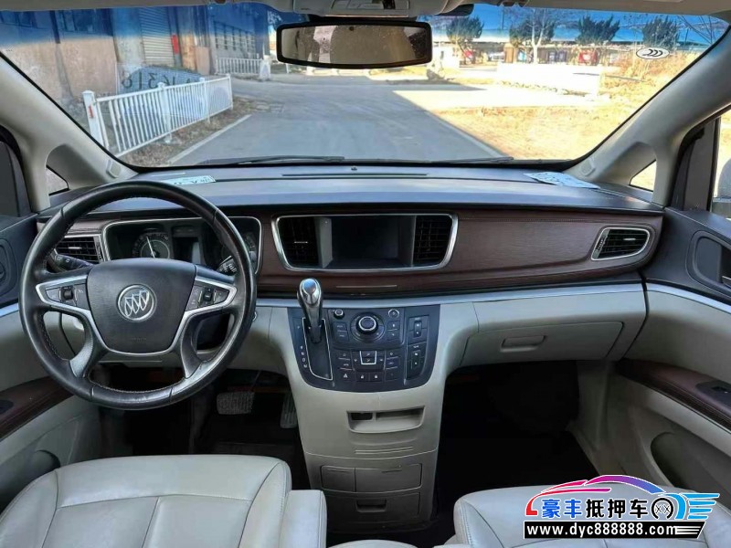 19年别克GL8轿车抵押车出售