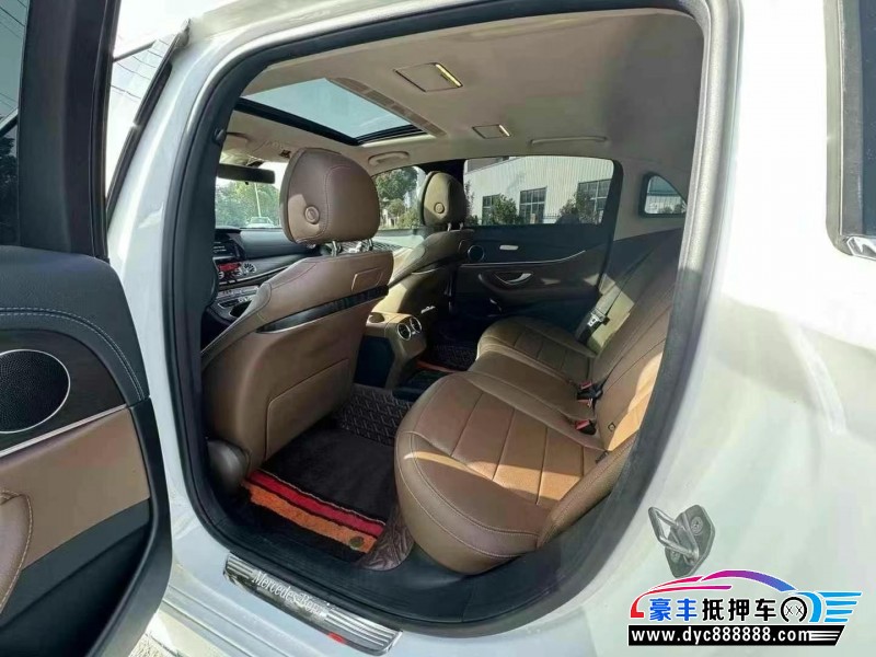 17年奔驰E轿车抵押车出售