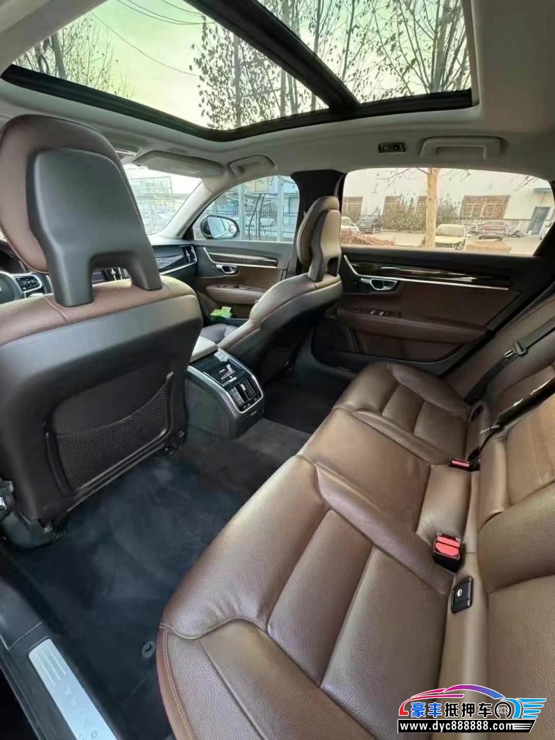 18年沃尔沃S90轿车抵押车出售