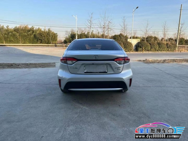 22年丰田雷凌轿车抵押车出售