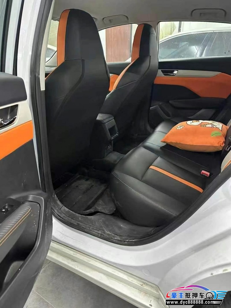 23年东风风神奕炫轿车抵押车出售