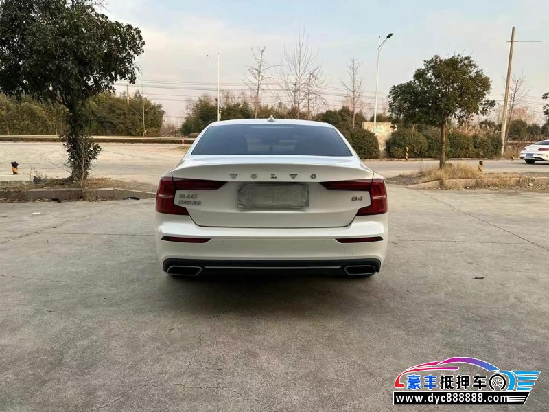 22年沃尔沃S60轿车抵押车出售