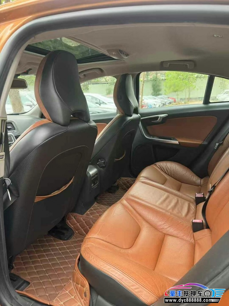 12年沃尔沃S60轿车抵押车出售