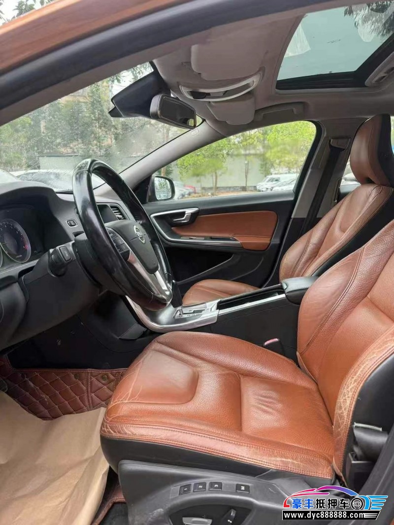 12年沃尔沃S60轿车抵押车出售