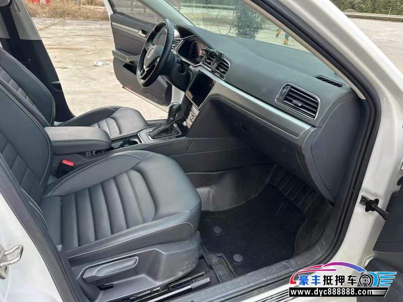 22年大众凌渡轿车抵押车出售