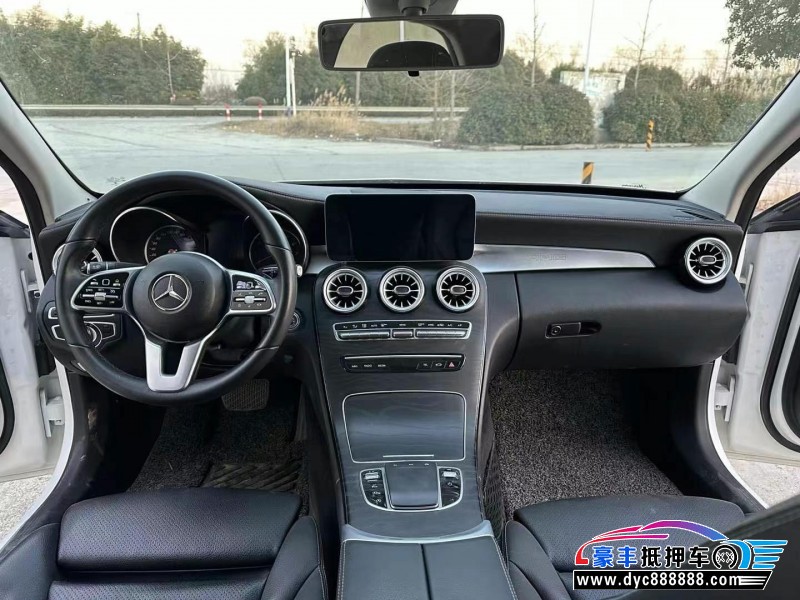 19年奔驰C轿车抵押车出售