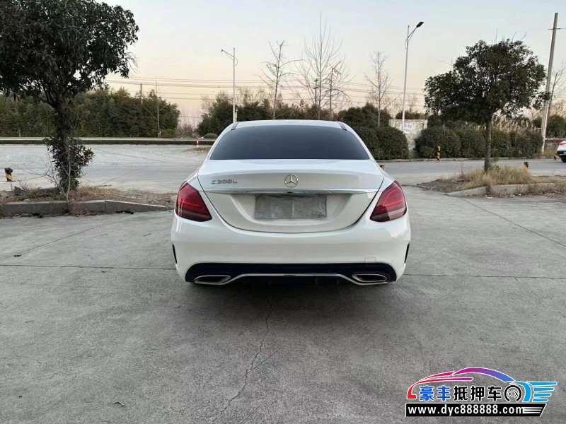 19年奔驰C轿车抵押车出售