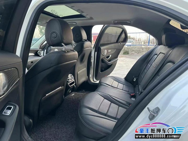 19年奔驰C轿车抵押车出售