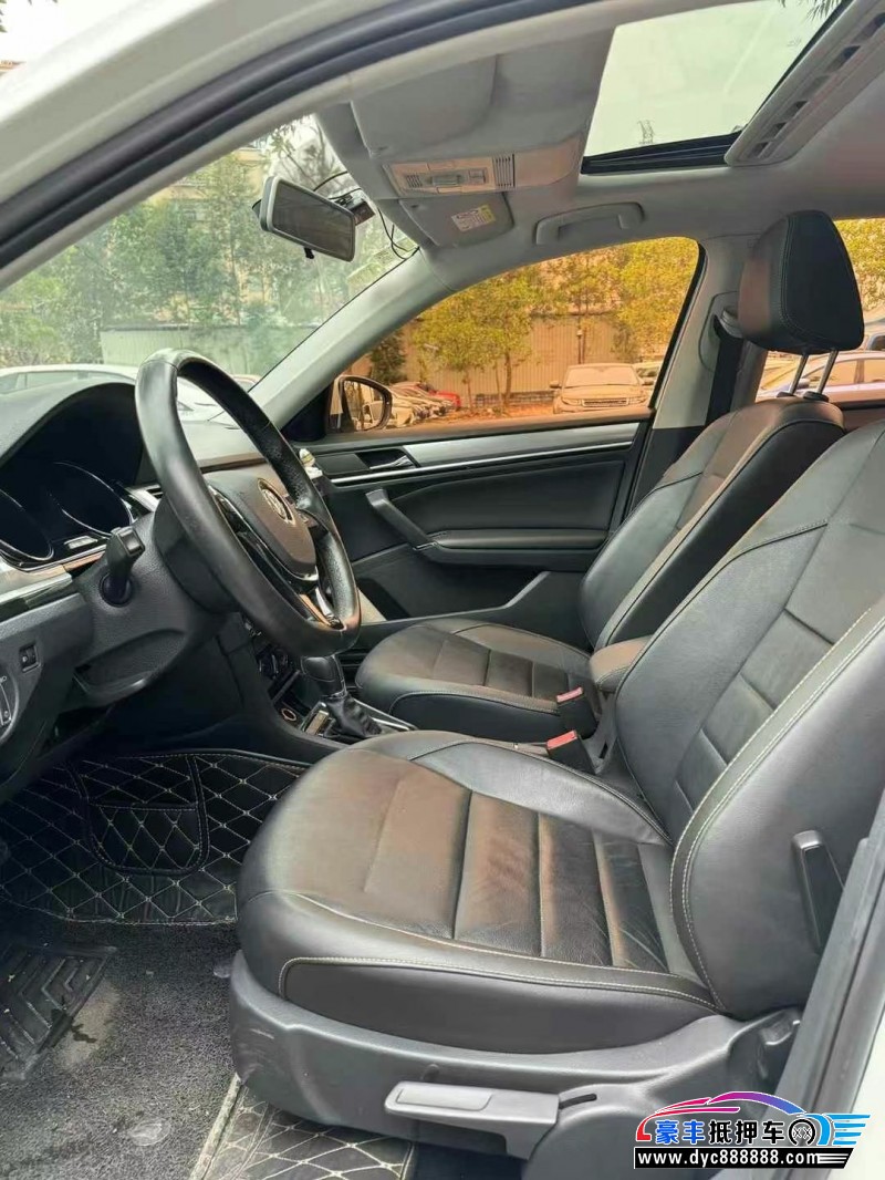 18年大众宝来轿车抵押车出售