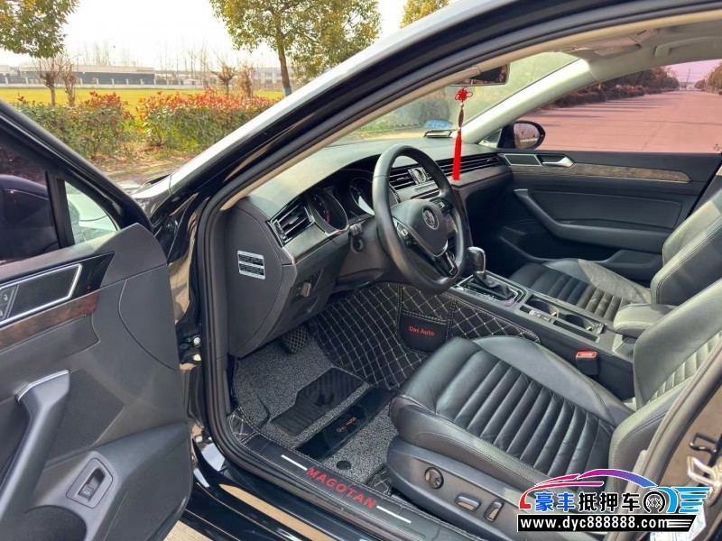 17年大众迈腾轿车抵押车出售