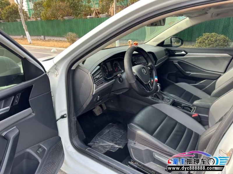 20年大众速腾轿车抵押车出售