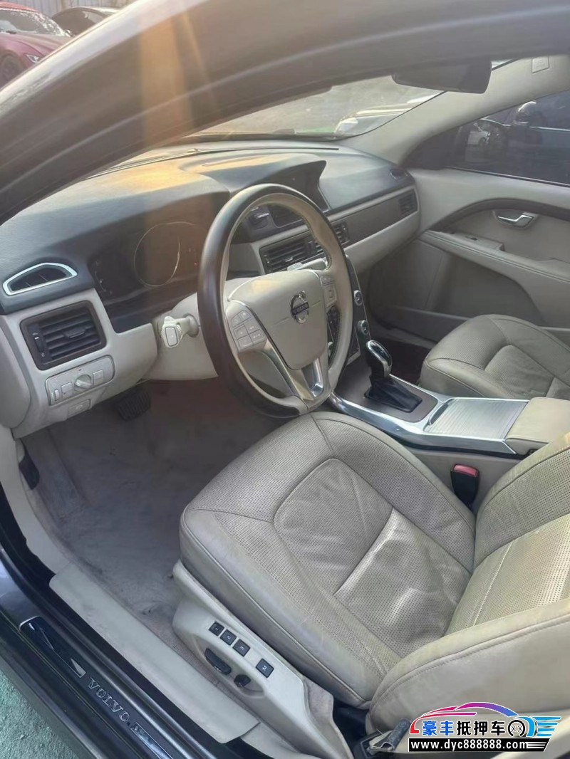 15年沃尔沃S80轿车抵押车出售