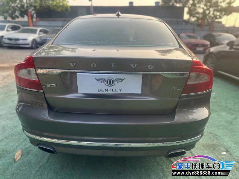 15年沃尔沃S80轿车抵押车出售
