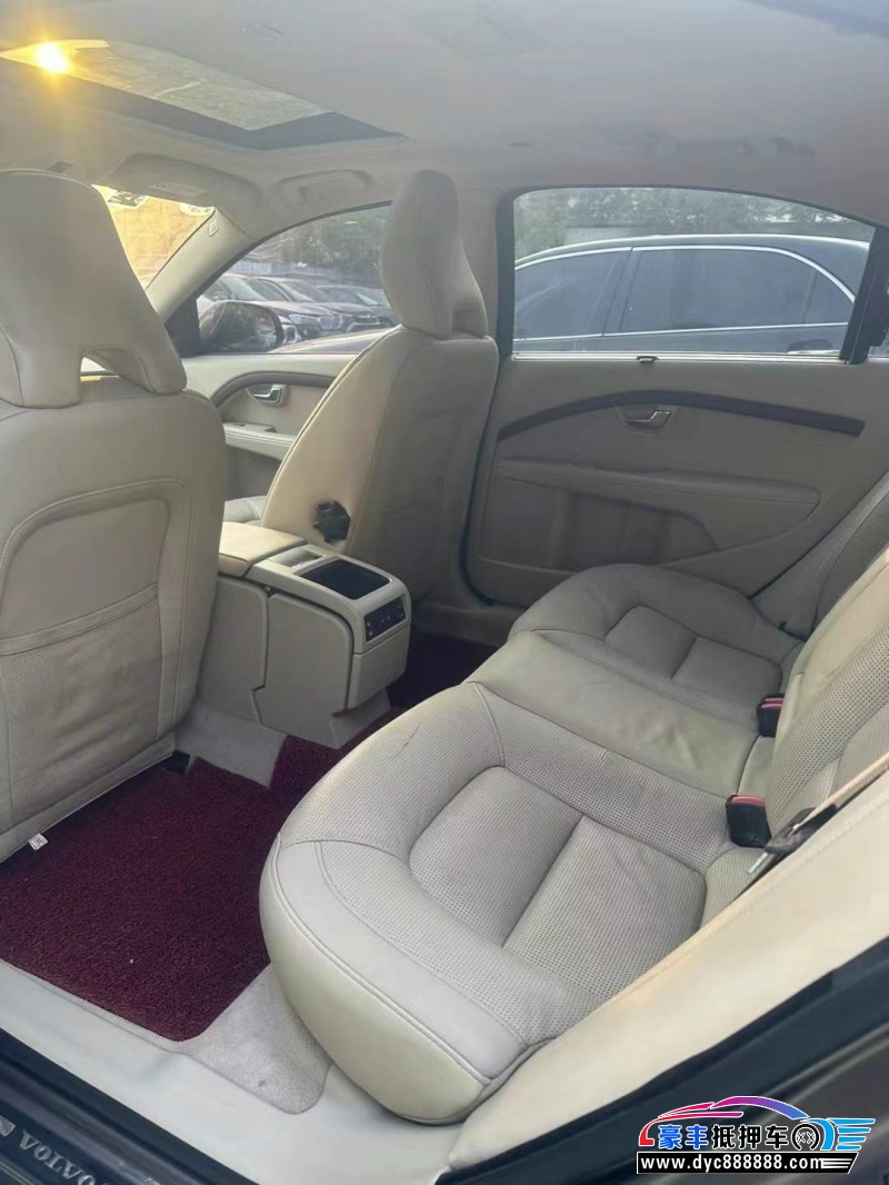 15年沃尔沃S80轿车抵押车出售