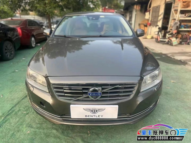15年沃尔沃S80轿车抵押车出售