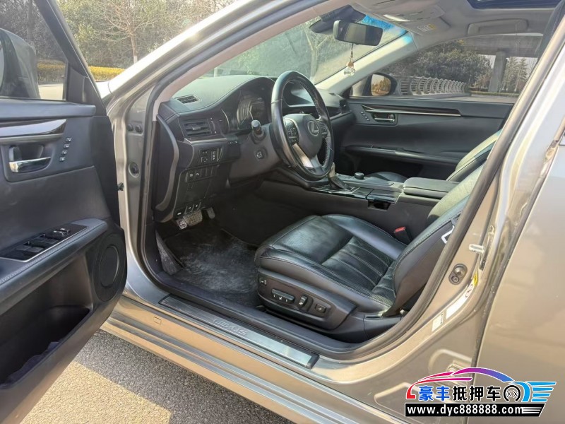 16年雷克萨斯ES轿车抵押车出售