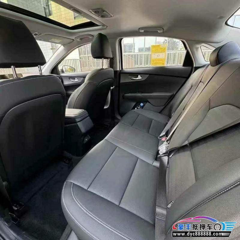 24年起亚K3轿车抵押车出售