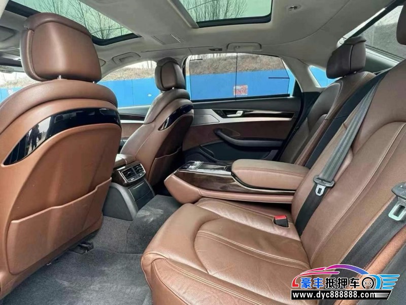 17年奥迪A8L轿车抵押车出售