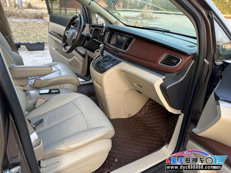 16年别克GL8轿车抵押车出售