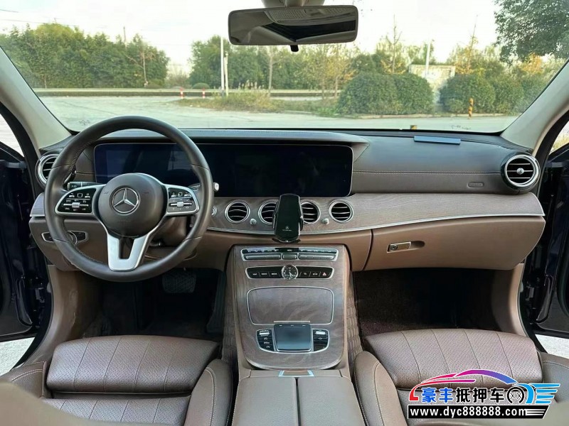 19年奔驰E轿车抵押车出售