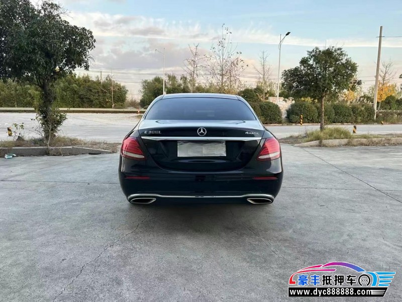 19年奔驰E轿车抵押车出售