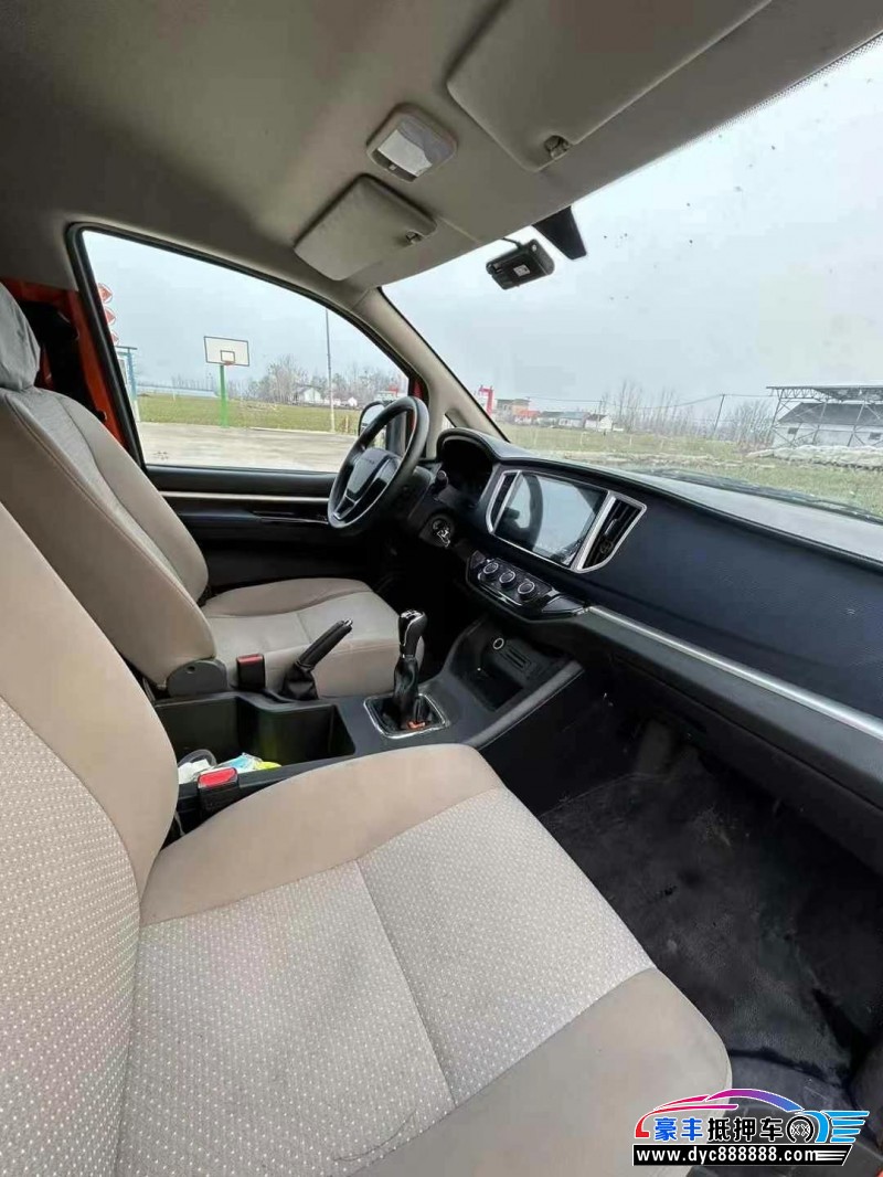 22年东风风行菱智轿车抵押车出售