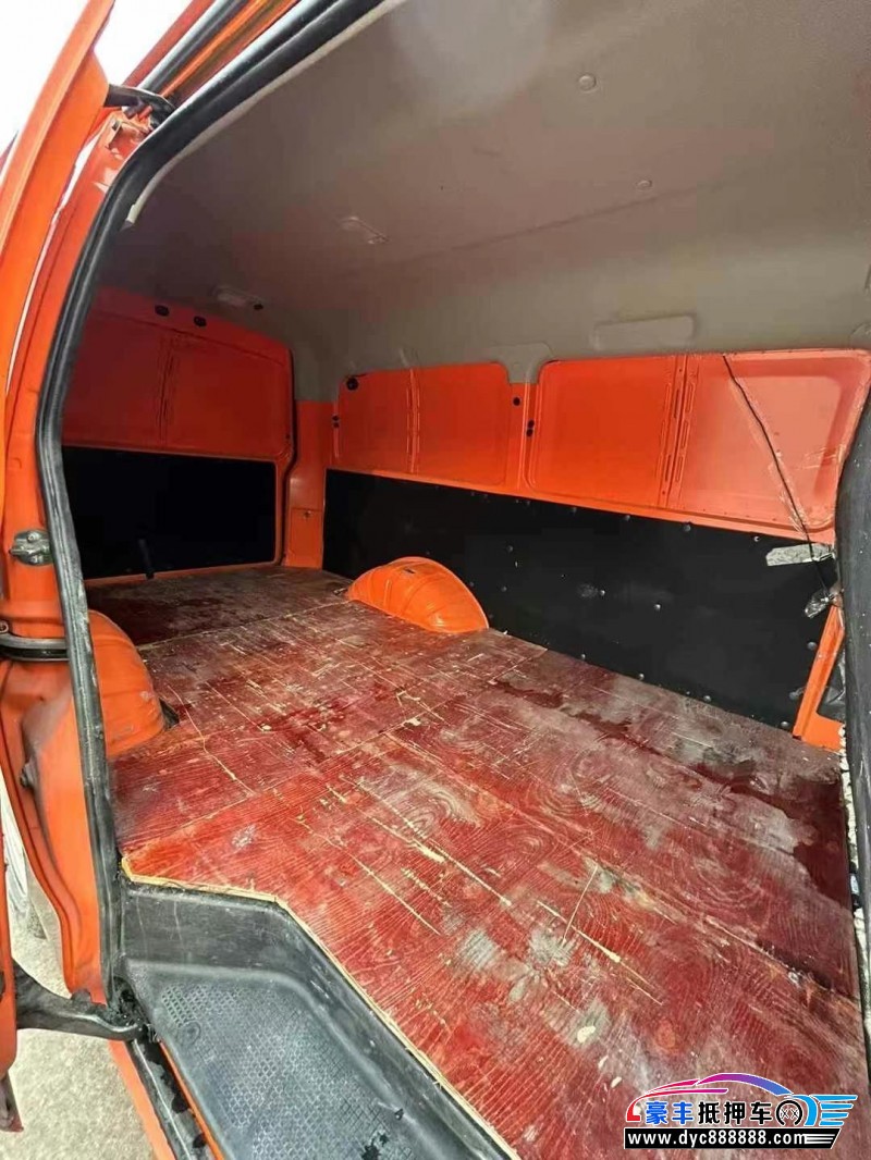 22年东风风行菱智轿车抵押车出售